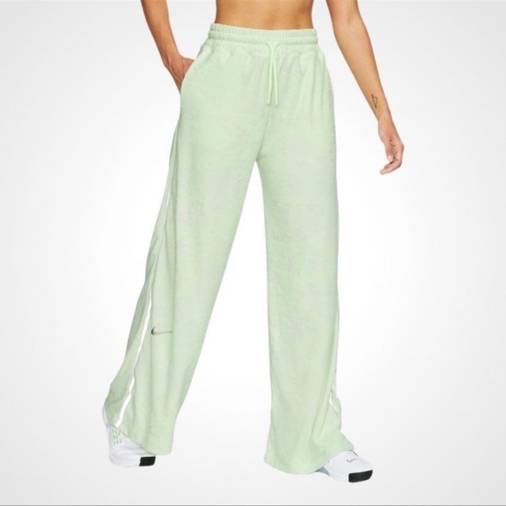 ✅ NWT Women Lime green Training Trousers Nike City Ready loose fit straight M
